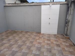 Casa com piscina em Itanhaem