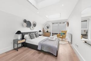 Split Level 3 Bed Apartment- Kings Cross Station