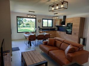 Maisons de vacances Gite au coeur de Senneville : photos des chambres