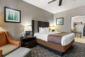 King Room - Disability Access - Non-Smoking room in Best Western Inn