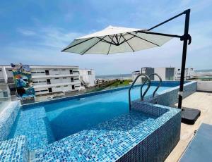 Casa de Playa muy cerca al mar, piscina exclusiva!