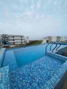 Casa de Playa muy cerca al mar, piscina exclusiva!