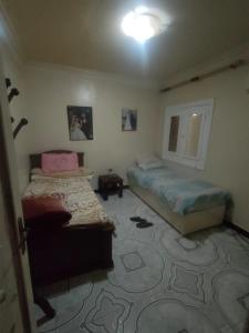 Room next to the airport and bus