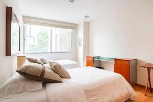 NEW Walk Score 100 Ks bed