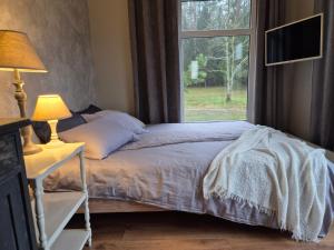 Mellene 1 bedroom house in nature & hot tube