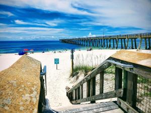 Navarre Beach Landing - Beach Gear Included - Walk to Beach - Sunset Views