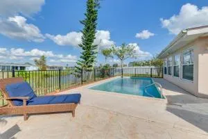 Canal-Front Fishing and Pool North Port Home - نورث بورت
