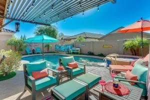 Mesa Oasis with Heated Pool, Hot Tub, and Grill! - 休闲世界