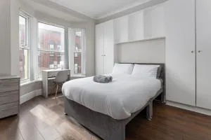 Room 3 at Jubilee House - Free Parking, Self Check-In, Fast WiFi and Smart TV by Yoko Property - Birkenhead