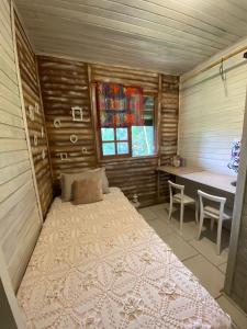 Um Chalé aconchegante no sítio em meio a natureza.