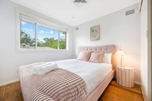 Spacious Family 4BR with Pool Perfect for Groups