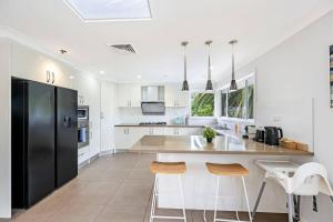 Spacious Family 4BR with Pool Perfect for Groups