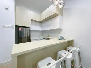 Studio At Neu Suites By The Relaxstay - Kampong Datok Keramat