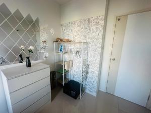 Seaview beach room Lumpini-pool and gym face to ocean