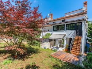 Apartment in Pore near Rock Beach