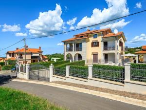 Apartment in Vi inada near Istralandia Park