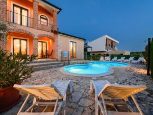 Villa Imagine with heated pool