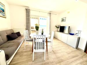 Two-Bedroom Apartment with Terrace and Sea View room in Apartments by the sea Puntinak Brac - 718