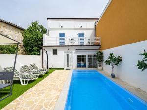 Villa in Pore with Private Pool and Beach
