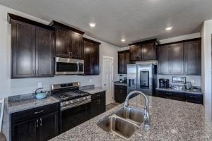 Highly Accessible, Executive Style, Amazing View