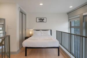 Cozy 2-BR Loft in the Heart of Louisville #210