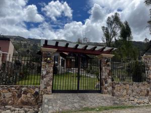 Villa Nathalie, 2 bedrooms, jacuzzi, king size bed, hammock, FIREPLACE