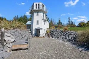 The Lighthouse - Ligar Bay Holiday Home - Awa-iti