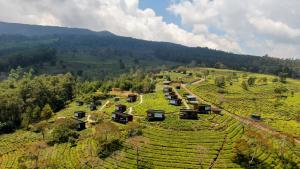 Bobocabin Sukawana, Bandung