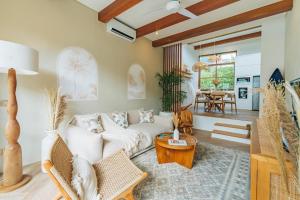 Villa Kaya Canggu, 5mins walk to the Beach, New 1BR Pool Villa in Canggu