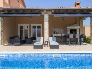 Villa in Maru ini with Private Pool