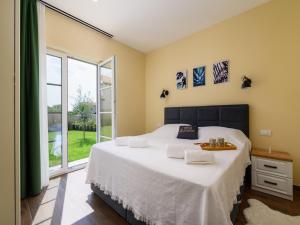 Villa in Maru ini with Private Pool