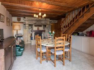 B&B / Chambres d'hotes Chambre Rose cosy avec kitchenette et terrasse - FR-1-583-295 : photos des chambres