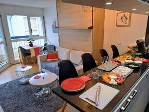 Studio lumineux à 50m de la plage avec balcon, parking et WIFI - FR-1-239-1089 - 圣让-德吕兹