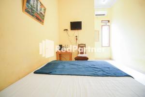 Surabaya Jaya Hotel near Soekarno Hatta Airport Redpartner