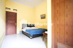 Surabaya Jaya Hotel near Soekarno Hatta Airport Redpartner