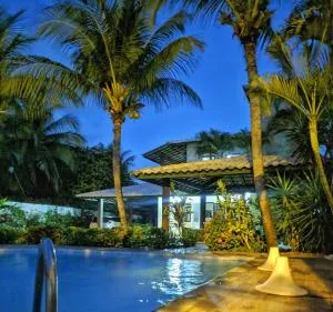 Casa 4 quartos em Guarajuba, excelente localização! 200m da praia! - Camacari