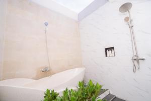 Kelingking Paradise Suites Villa