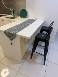 Cozy Downtown 2BR at M Suites, Embassy Row