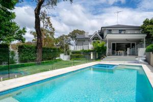 Oatley Escape with Pool Relax in Style & Elegance