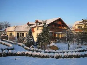 Urlaubspension 'Hohes Rott' und Apartmenthaus - Birkenfelde