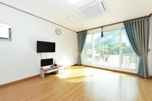 Hwacheon Tomato Pension