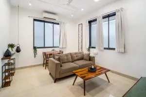 Earthy 1BHK Bandra W by The Bombay Home Company - Khār