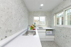 Sellin Onsu Swimming Pool Pension