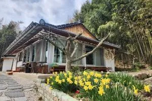 Hue Hanok Guesthouse - Buan