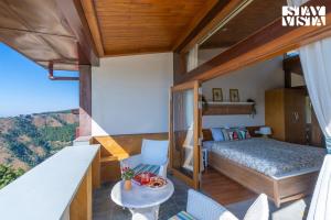 StayVista at Nook - Elysium Estate Cozy 2BR, Bonfire Valley View