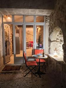 Grand studio de charme dans une bâtisse du XVII