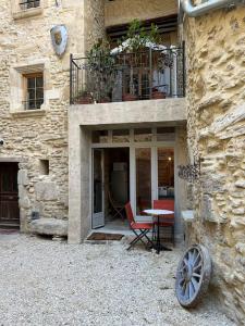 Grand studio de charme dans une bâtisse du XVII