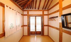 Jeonju Yeonwoodang Hanok Stay