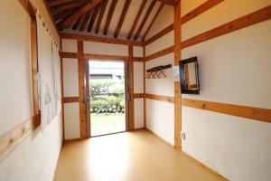 Jeonju Yeonwoodang Hanok Stay