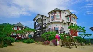 Buan Byeonsanbando Noeulbit Hill Pension - Buan